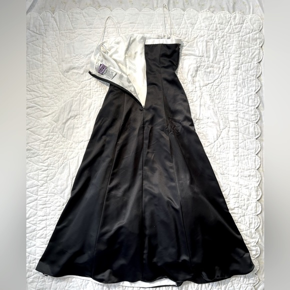 🌷SOLD🌷 Vintage Zum Zum Dress 🖤🤍 - Picture 7 of 8